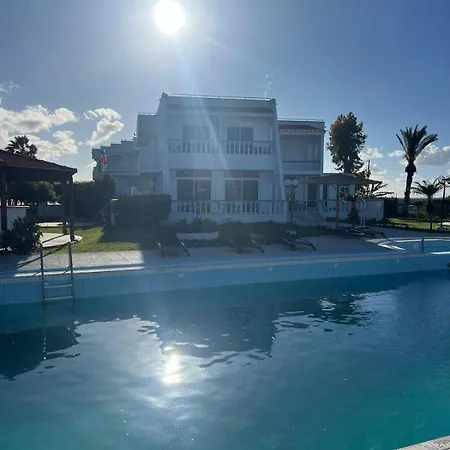 Hotell Ayit Theológos